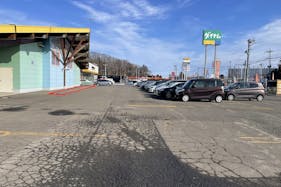 【ダイナム北海道北広島店ゆったり館】キッチンカーやプロモーションに最適なアミューズメント施設のイベントスペース(店舗南側)