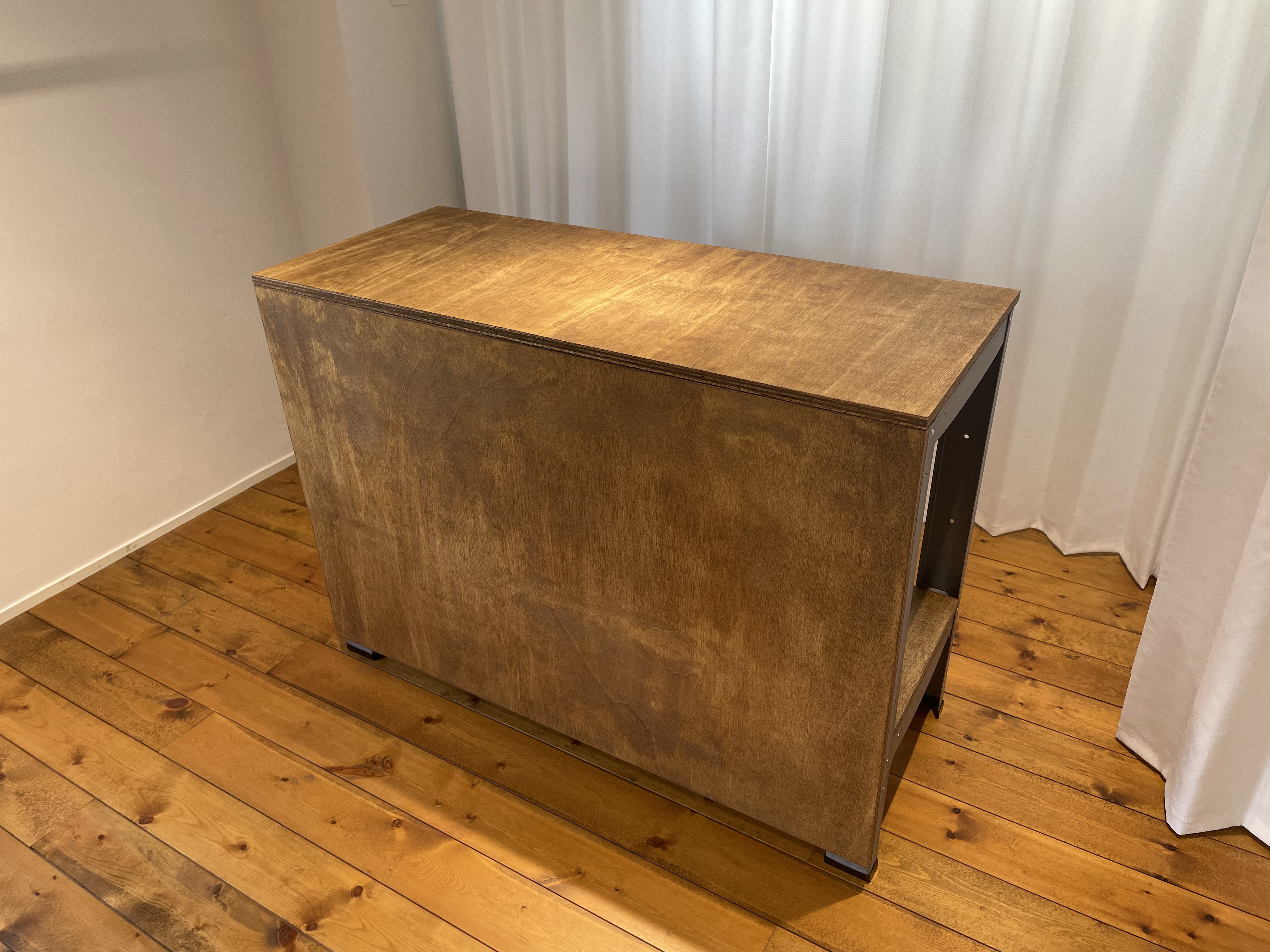 受付カウンター（幅1200奥行500高さ870・天板下棚板1段）