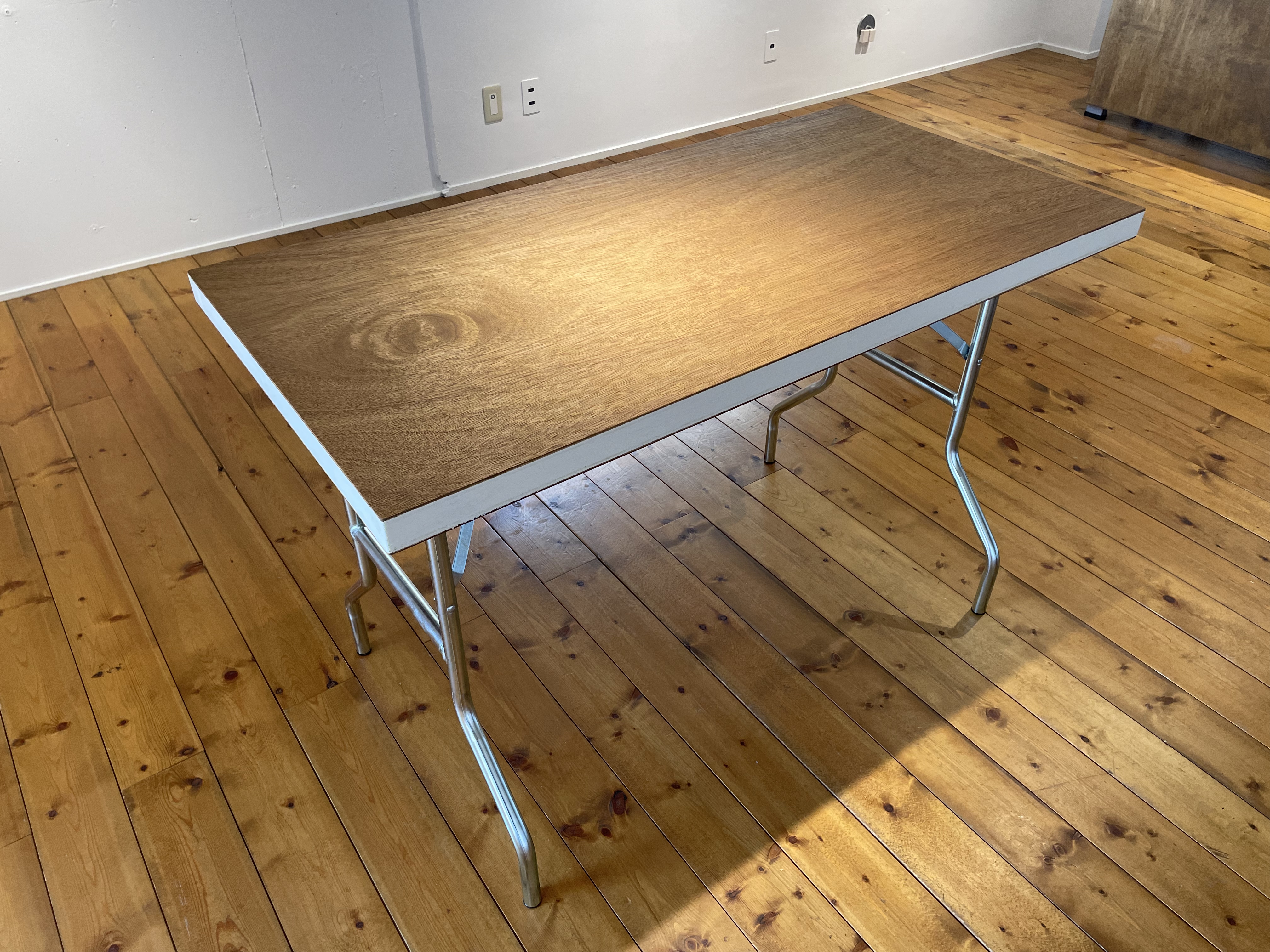 折りたたみ式テーブル（幅1200奥行600高さ788）×1台