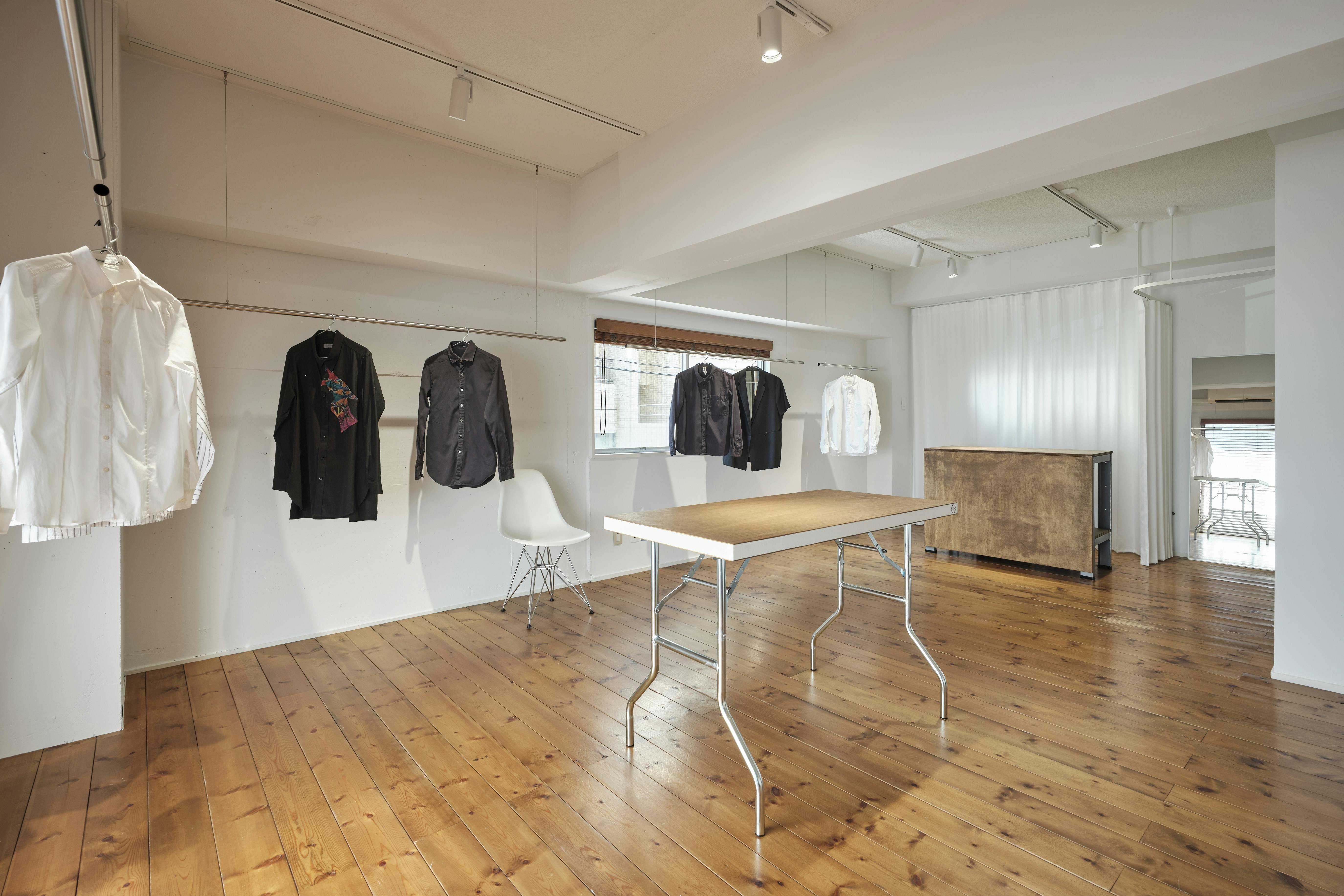 【原宿駅6分】展示会・ポップアップに最適な木のぬくもりを感じられる駅チカにあるレンタルスタジオ(展示什器貸出無料)