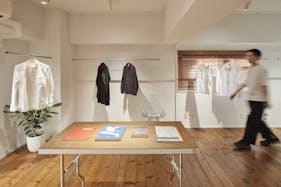 【原宿駅6分】展示会・ポップアップに最適な木のぬくもりを感じられる駅チカにあるレンタルスタジオ(展示什器貸出無料)