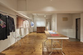 【原宿駅6分】展示会・ポップアップに最適な木のぬくもりを感じられる駅チカにあるレンタルスタジオ(展示什器貸出無料)