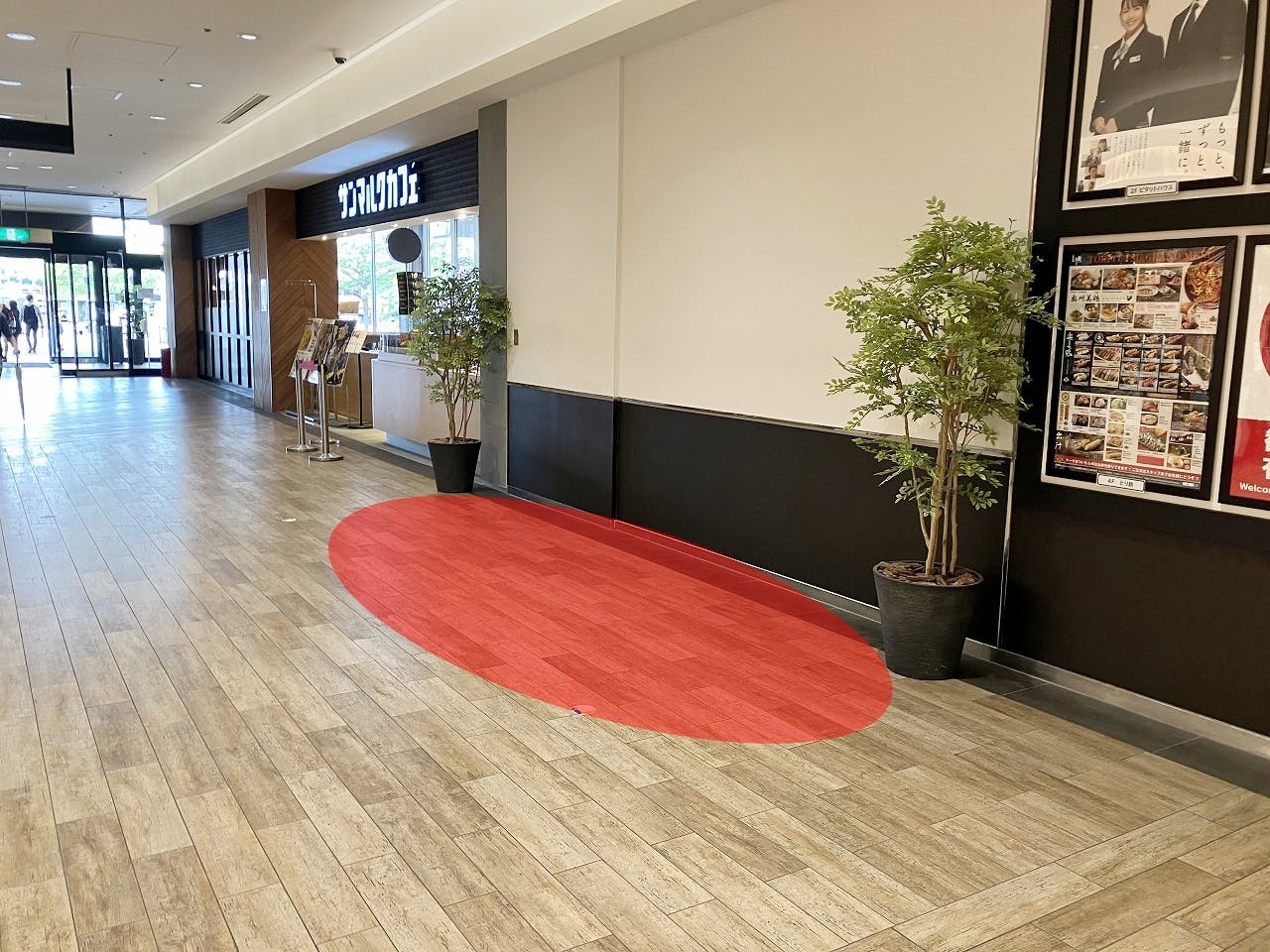 【プレナ幕張】各種プロモーションイベントやポップアップストアに最適な駅近商業施設1階カフェテナント横にあるイベントスペース