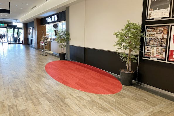 【プレナ幕張】各種プロモーションイベントやポップアップストアに最適な駅近商業施設1階カフェテナント横にあるイベントスペース