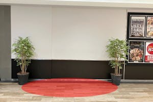 【プレナ幕張】各種プロモーションイベントやポップアップストアに最適な駅近商業施設1階カフェテナント横にあるイベントスペース