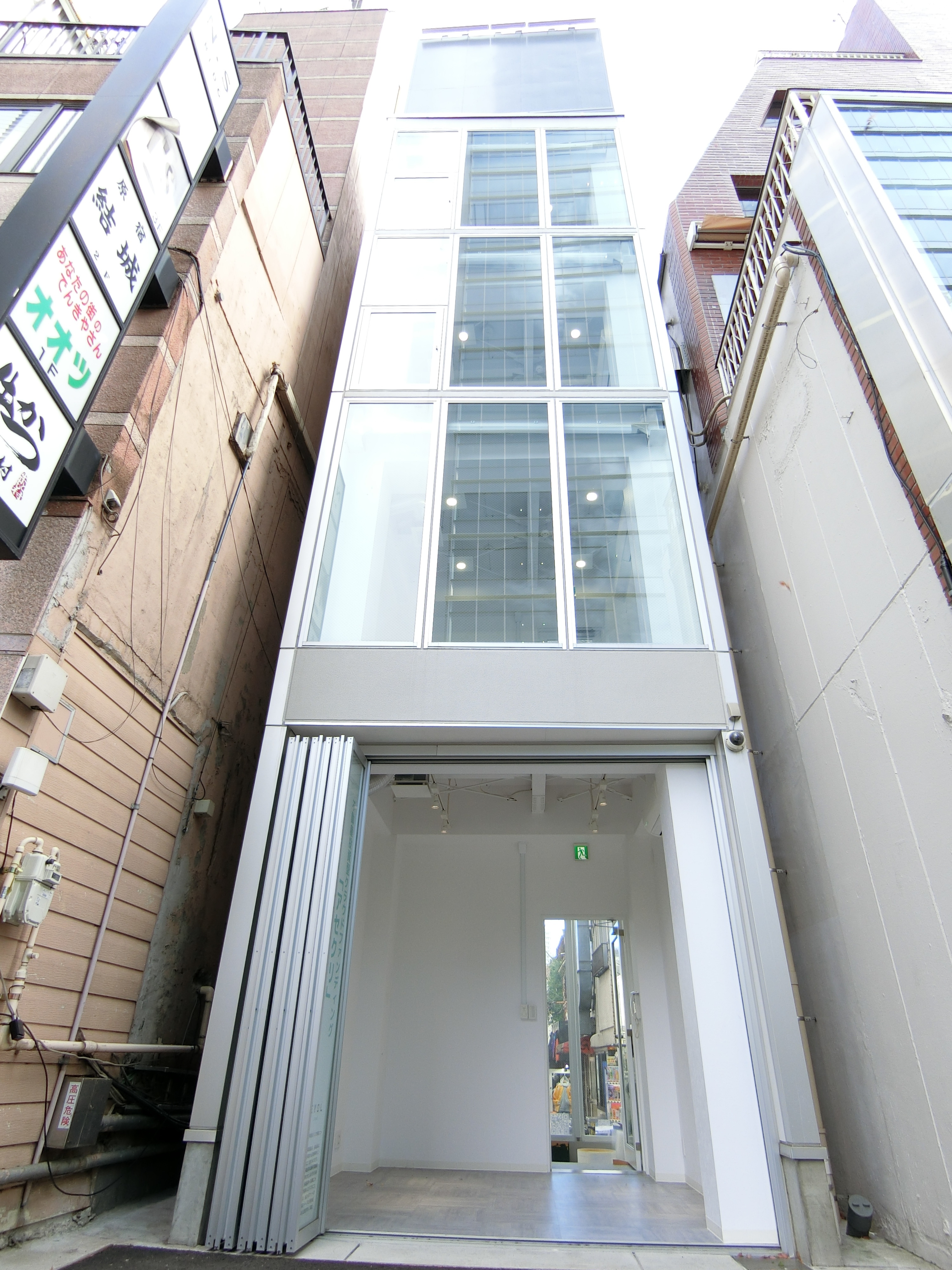 明治通り側から