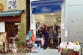 【日暮里駅6分】谷中銀座商店街にある路面の貸店舗