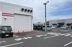 【フレスポ赤道】販促プロモーションやキッチンカー等の物販イベント利用が可能なサンキ駐車場(ホリディ側)スペース