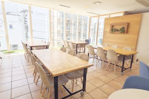 【西鉄福岡(天神)駅8分】オフ会やミニマルシェなどのイベントやセミナー、会議などのビジネス用途まで幅広く利用されている多目的レンタルスペース