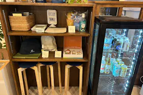 【本駒込駅2分/白山駅4分】冷蔵ショーケースあり。展示に適したアイスクリーム屋さんの棚貸し / 駅からのアクセス◎ / 販売スタッフ不要◎