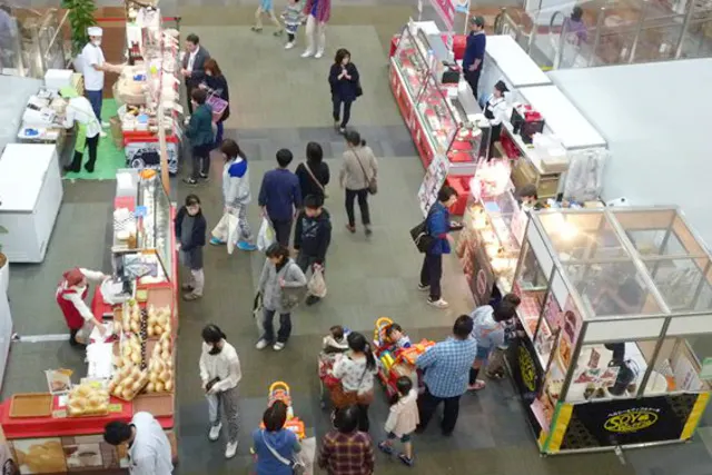 【イオンモール大曲/1F緑の広場】各種プロモーションイベントや大型の物販イベントに最適なメイン動線上にあるイベントスペース