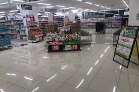 【西友 都賀店】2Fエスカレーター前 プロモーション用途や物販、食物販のポップアップストアに最適なスーパー店内催事イベントスペース