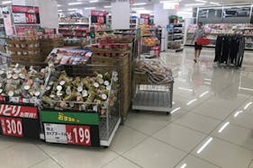 【西友 都賀店】2Fエスカレーター前 プロモーション用途や物販、食物販のポップアップストアに最適なスーパー店内催事イベントスペース