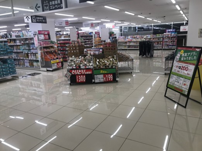 【西友　都賀店】2Fエスカレーター前　プロモーション用途や物販、食物販のポップアップストアに最適なスーパー店内催事イベントスペース