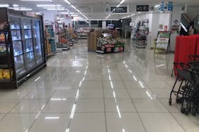 【西友 都賀店】2Fエスカレーター前 プロモーション用途や物販、食物販のポップアップストアに最適なスーパー店内催事イベントスペース