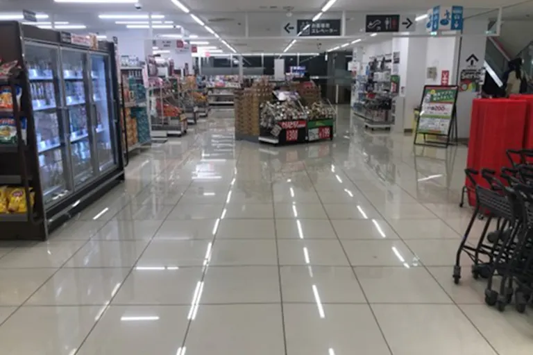 【西友 都賀店】2Fエスカレーター前 プロモーション用途や物販、食物販のポップアップストアに最適なスーパー店内催事イベントスペースの画像2