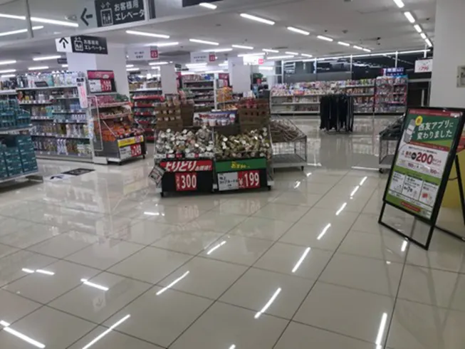 【西友 都賀店】2Fエスカレーター前 プロモーション用途や物販、食物販のポップアップストアに最適なスーパー店内催事イベントスペース