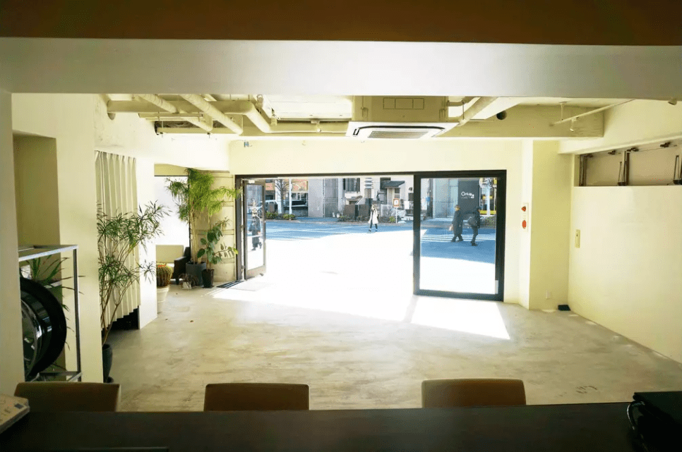 白を基調としたスタイリッシュな空間です。