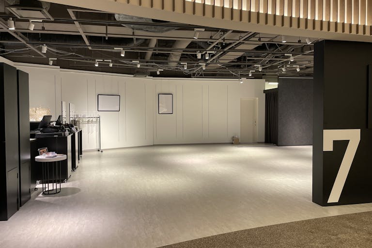 広い空間で展示や商品販売など、幅広い用途でご利用いただけます。