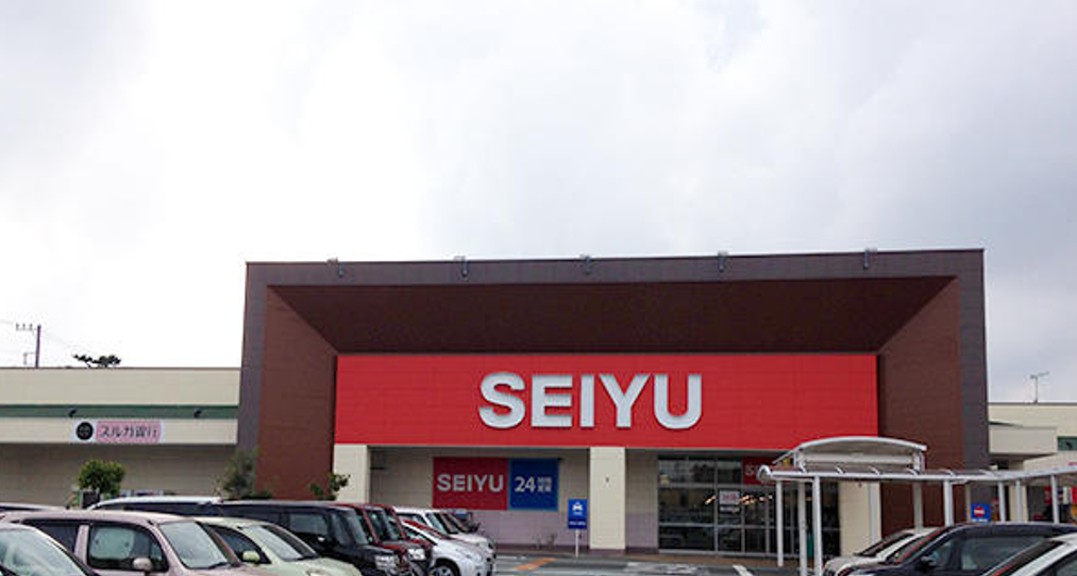 【西友　松長店】屋外店頭入口付近 (駐車場)　キッチンカー など販売におすすめな屋外催事イベントスペース