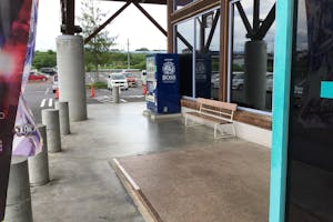 【ダイナム岡山院庄店ゆったり館】プロモーションに最適なアミューズメント施設のイベントスペース(出入口横)