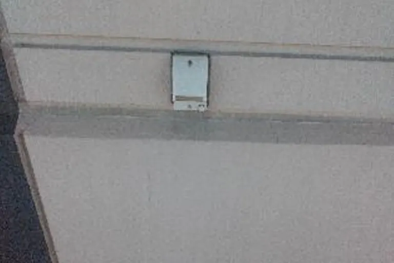 電源