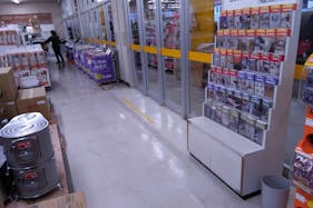 【サンデーむつ中央店】風除室 食物販やプロモーション等の出店に最適なホームセンター店内のイベントスペース