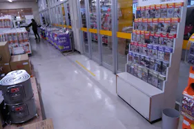 【サンデーむつ中央店】風除室 食物販やプロモーション等の出店に最適なホームセンター店内のイベントスペース