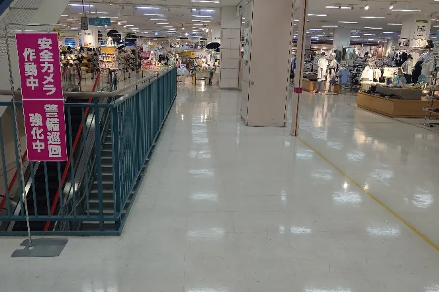【イオン気仙沼】中央エスカレーター横 販促プロモーションや物販に最適なスーパー店内催事イベントスペース