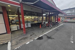 【富士屋瀬名店】プロモーションに最適な店舗入口前の軒先スペース