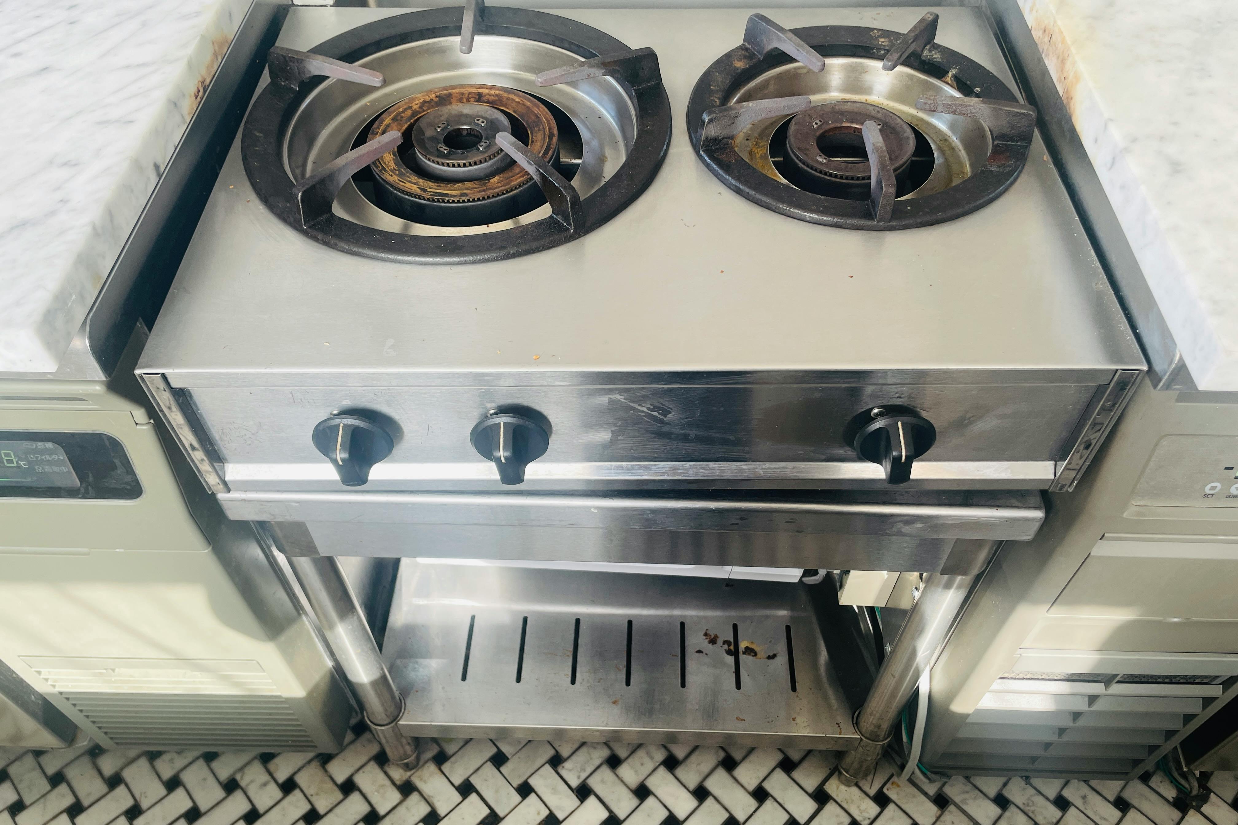 【国立競技場駅9分】展示会や撮影に適した白を基調とした自然光が入るスタジオ