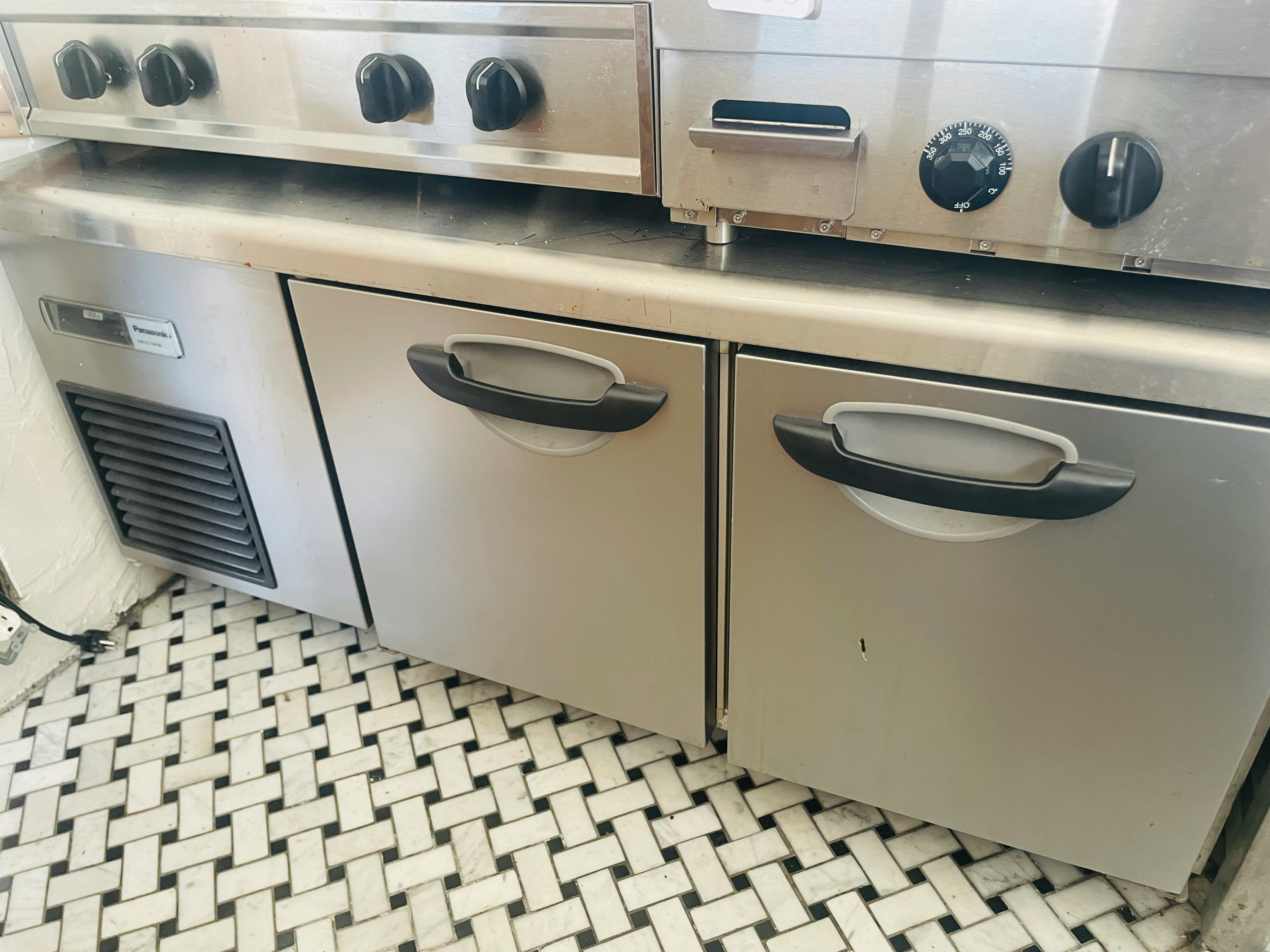 【国立競技場駅9分】展示会や撮影に適した白を基調とした自然光が入るスタジオ