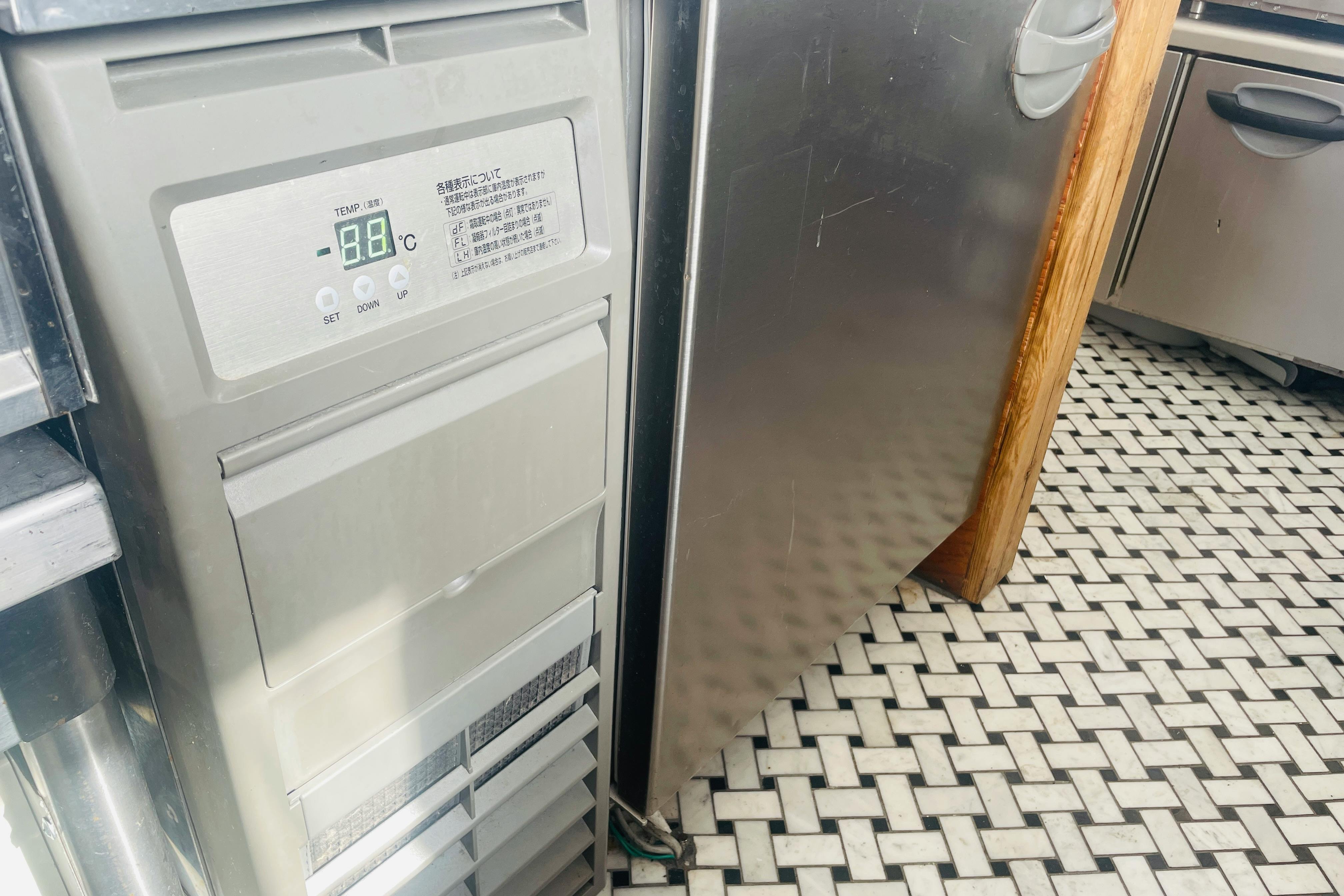 【国立競技場駅9分】展示会や撮影に適した白を基調とした自然光が入るスタジオ