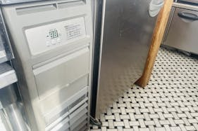 【国立競技場駅9分】展示会や撮影に適した白を基調とした自然光が入るスタジオ