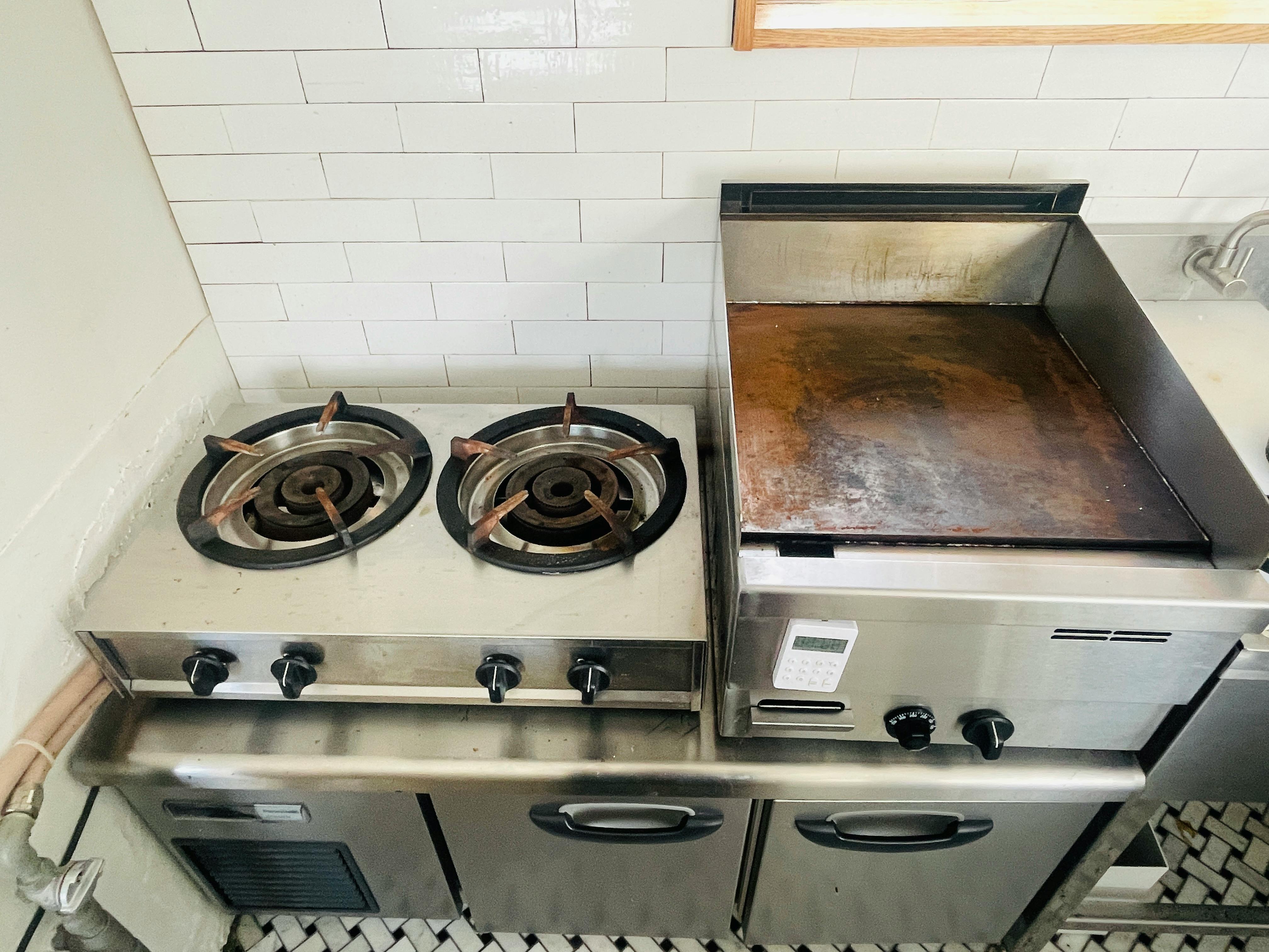 【国立競技場駅9分】展示会や撮影に適した白を基調とした自然光が入るスタジオ