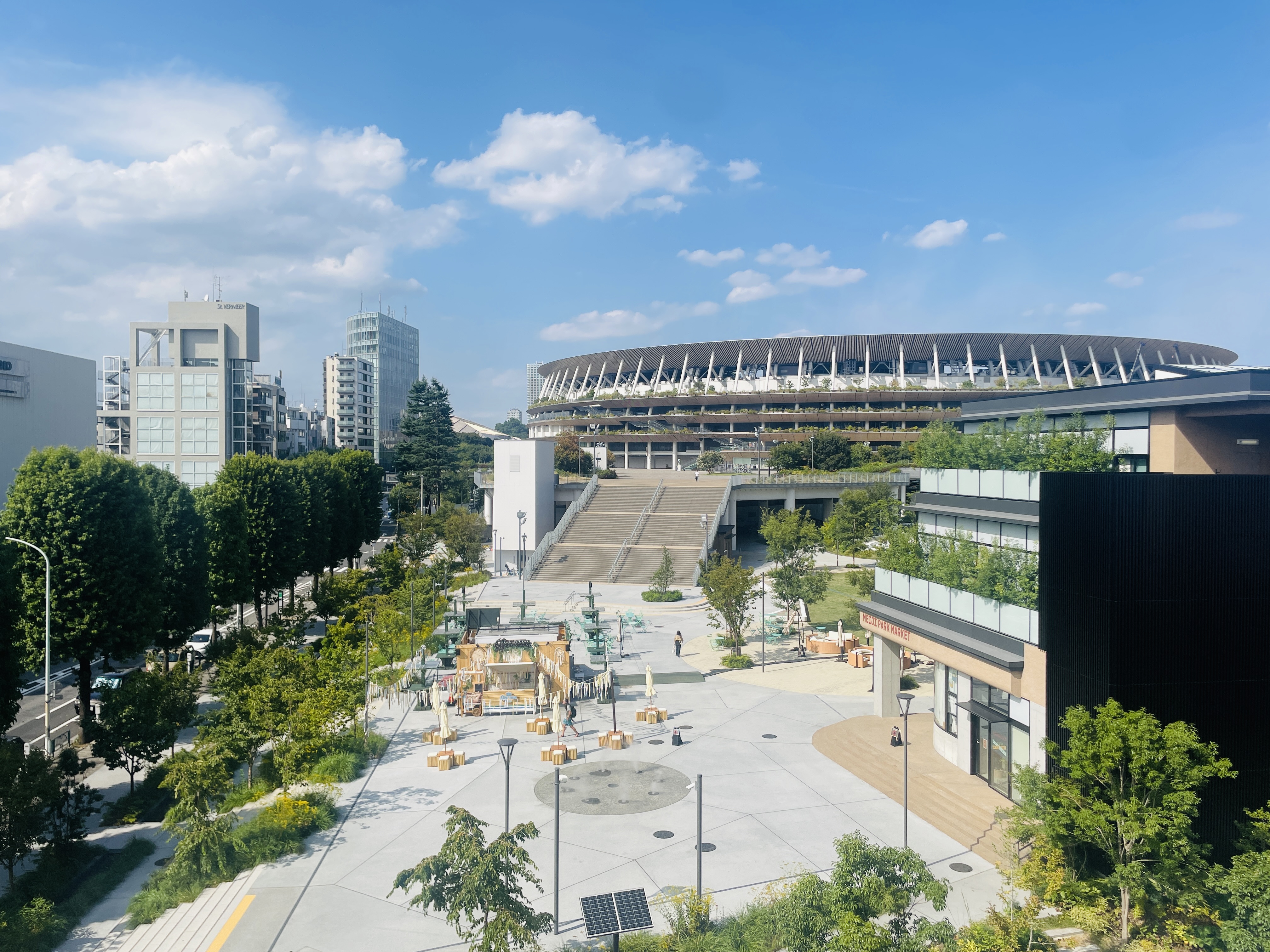 【国立競技場駅9分】展示会や撮影に適した白を基調とした自然光が入るスタジオ