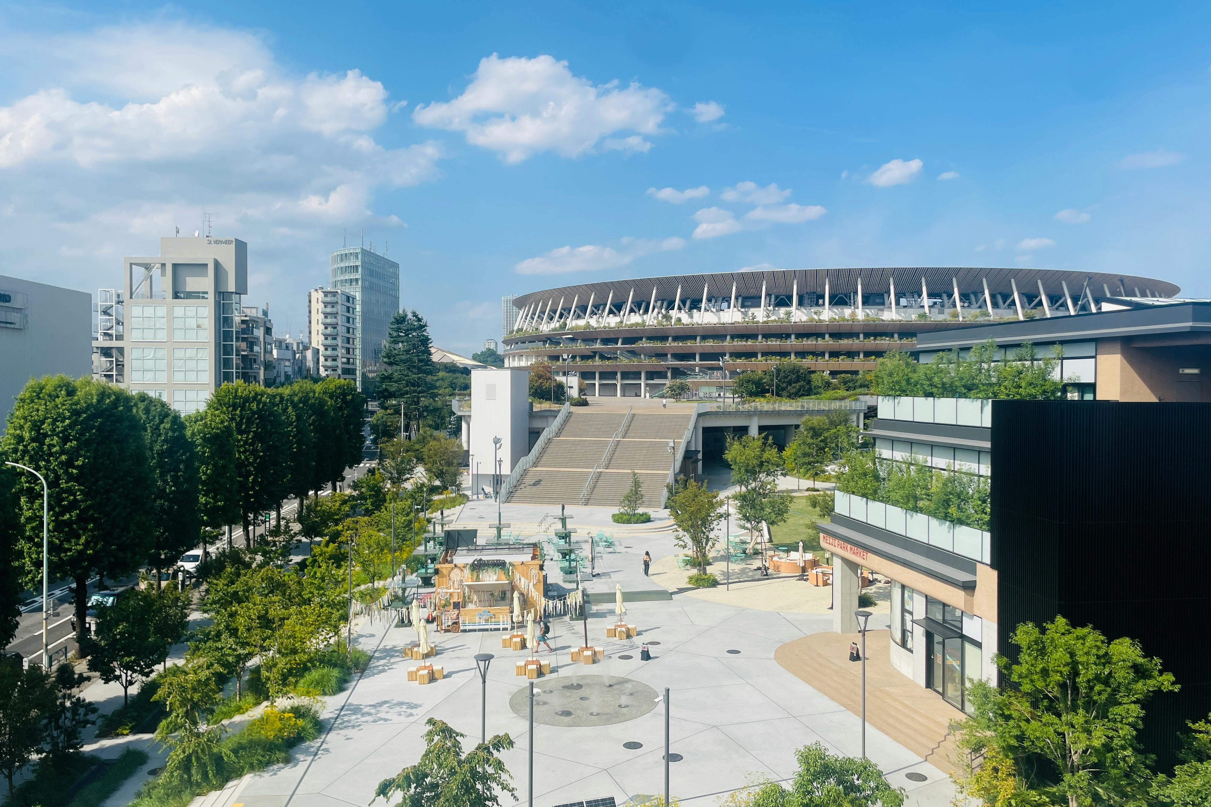【国立競技場駅9分】展示会や撮影に適した白を基調とした自然光が入るスタジオ