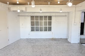 【国立競技場駅9分】展示会や撮影に適した白を基調とした自然光が入るスタジオ