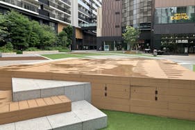 【KAMEIDO CLOCK】1Fカメクロステージ 大型イベントに最適な屋外催事イベントスペース