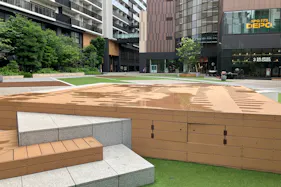 【KAMEIDO CLOCK】1Fカメクロステージ 大型イベントに最適な屋外催事イベントスペース