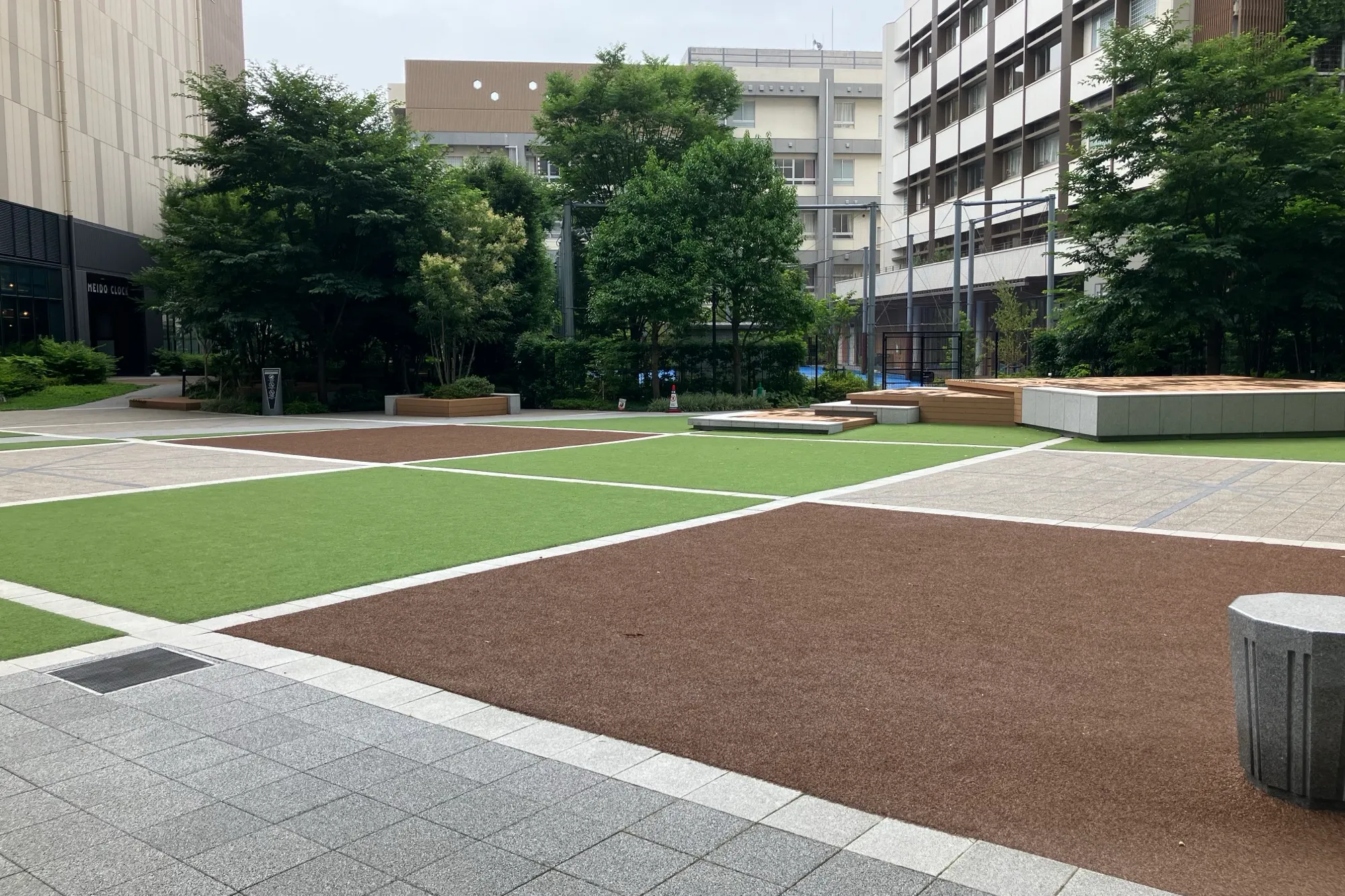 【KAMEIDO CLOCK】1Fカメクロステージ 大型イベントに最適な屋外催事イベントスペース