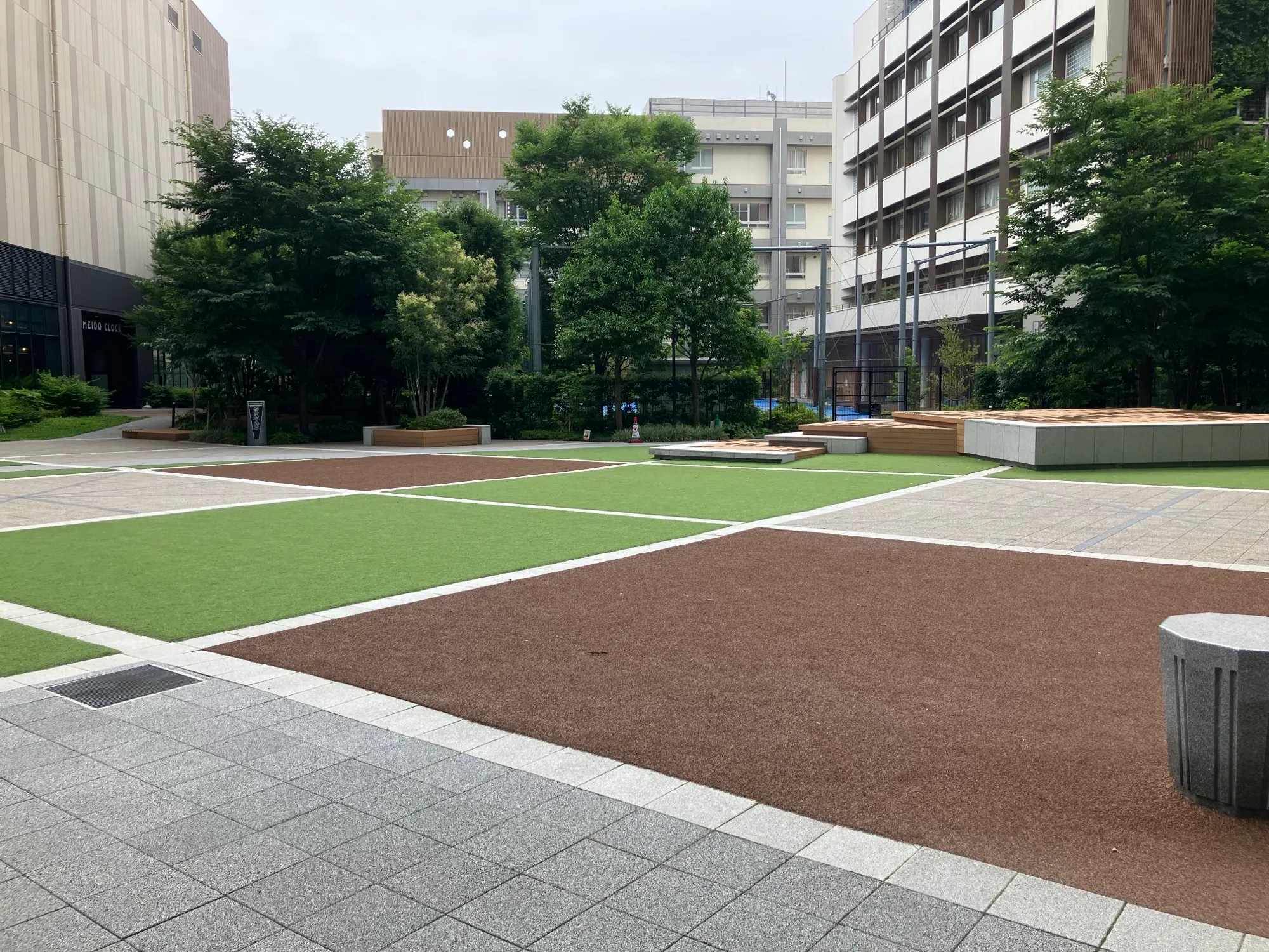 【KAMEIDO CLOCK】1Fカメクロステージ 大型イベントに最適な屋外催事イベントスペース