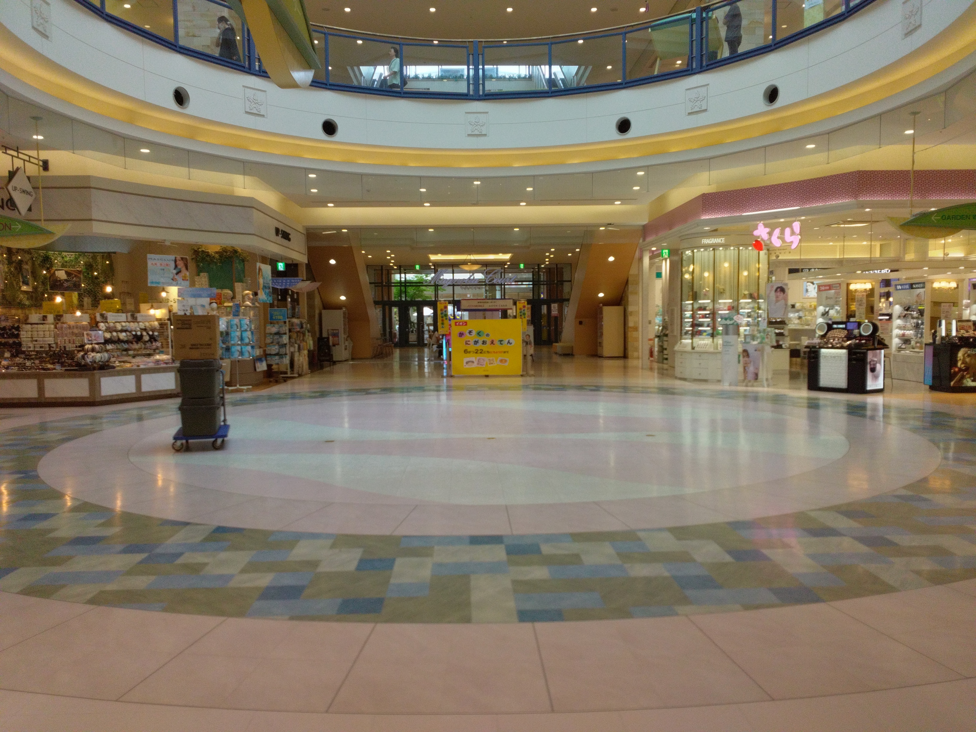 【イオンパークプレイス大分】サニーウォーク中央（丸）　催事スペース