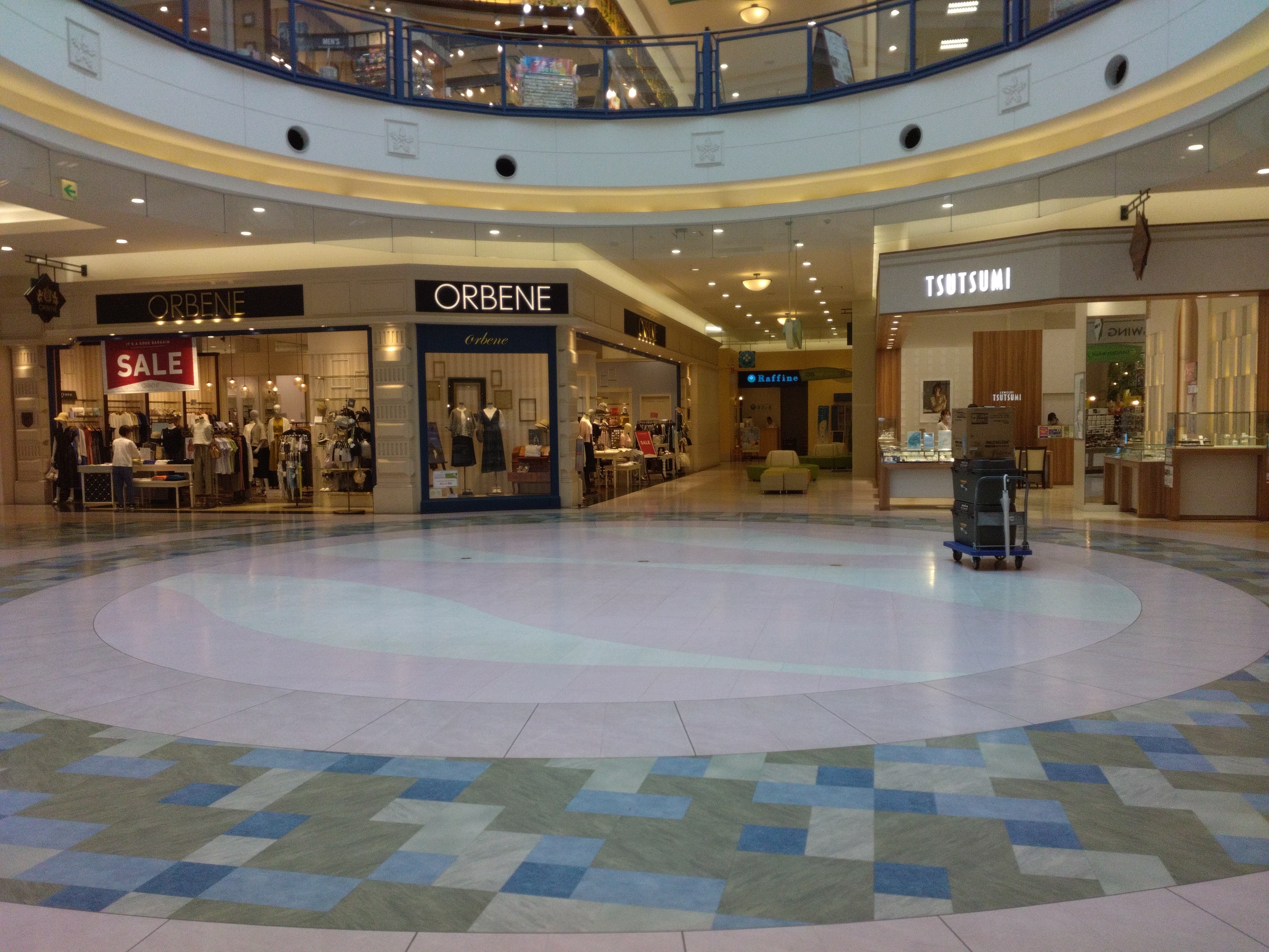 【イオンパークプレイス大分（大分県）】サニーウォーク中央（丸）　催事スペース