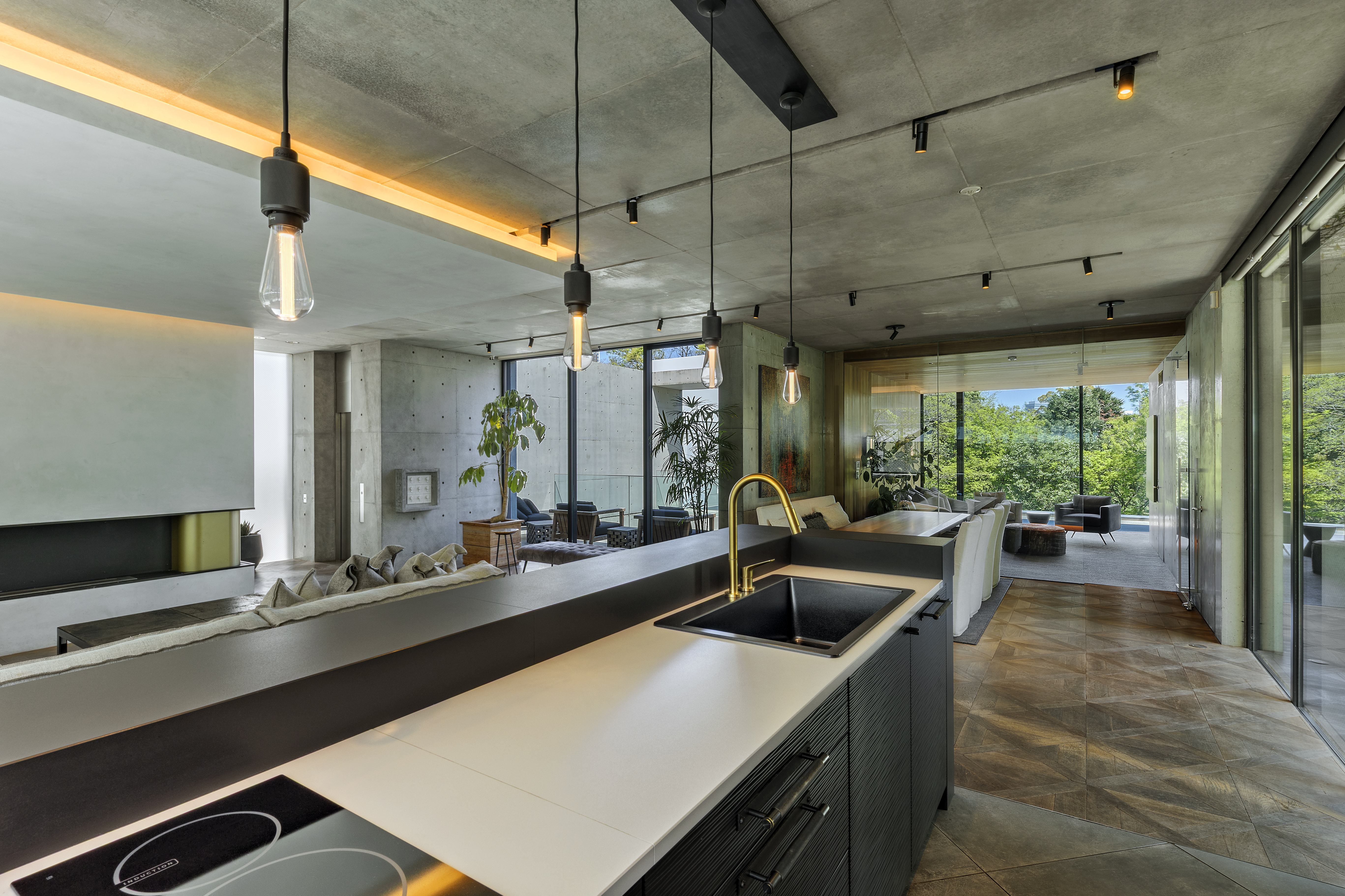 【表参道9分】海外のハイエンド家具で構成されたこだわりの空間がラグジュアリーシーンを演出。様々な用途でご利用いただけます。