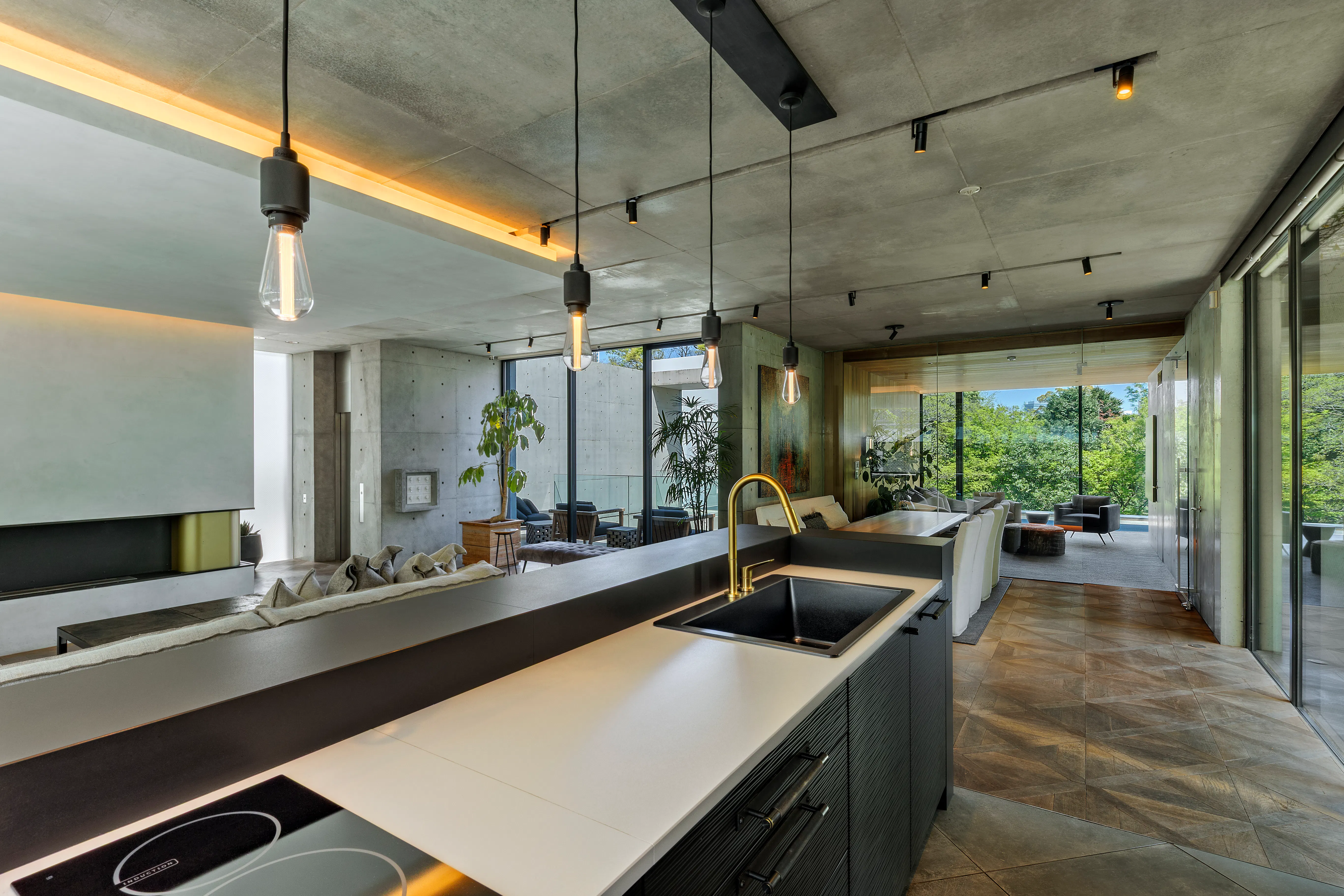 【表参道9分】海外のハイエンド家具で構成されたこだわりの空間がラグジュアリーシーンを演出。様々な用途でご利用いただけます。