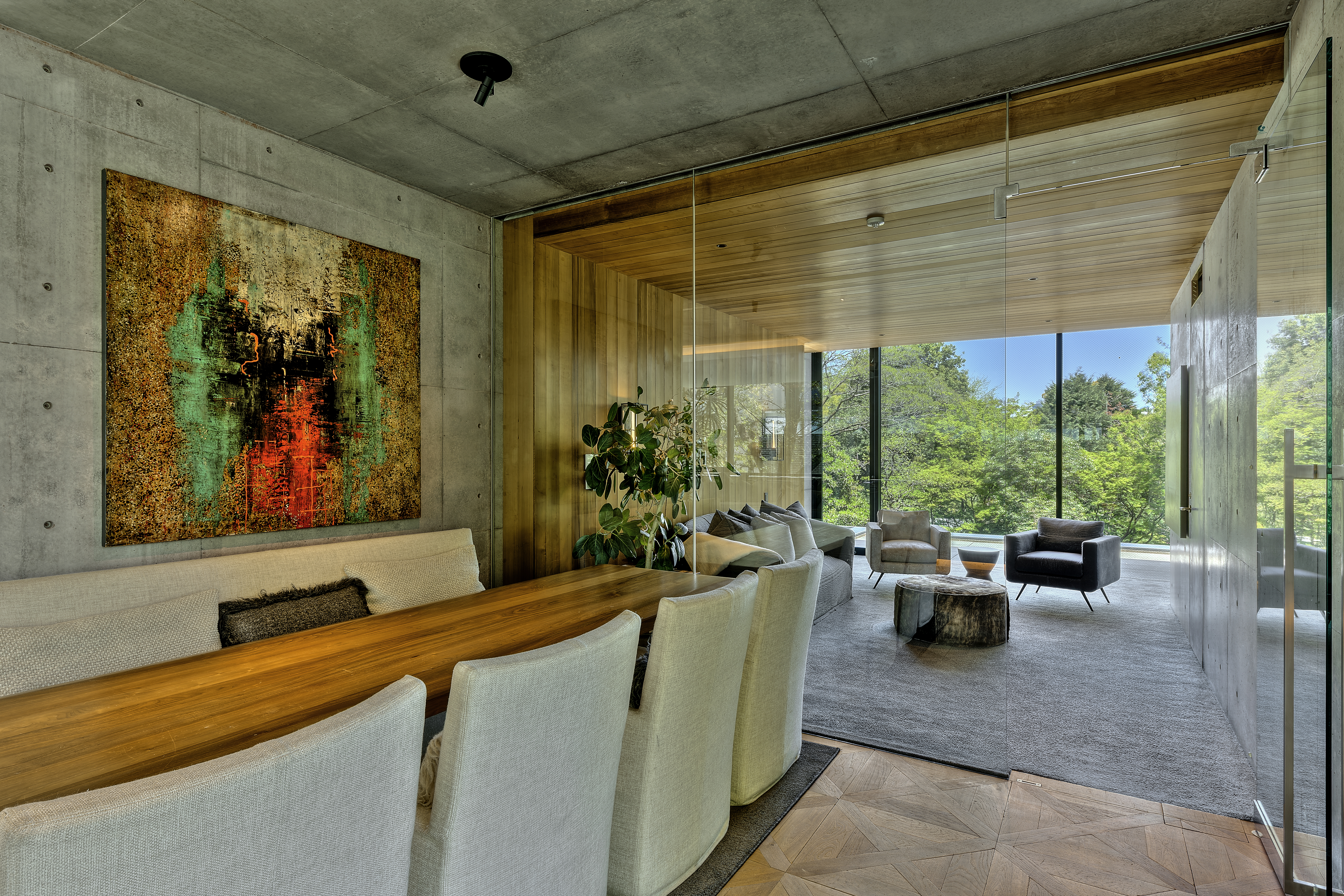 【表参道9分】海外のハイエンド家具で構成されたこだわりの空間がラグジュアリーシーンを演出。様々な用途でご利用いただけます。