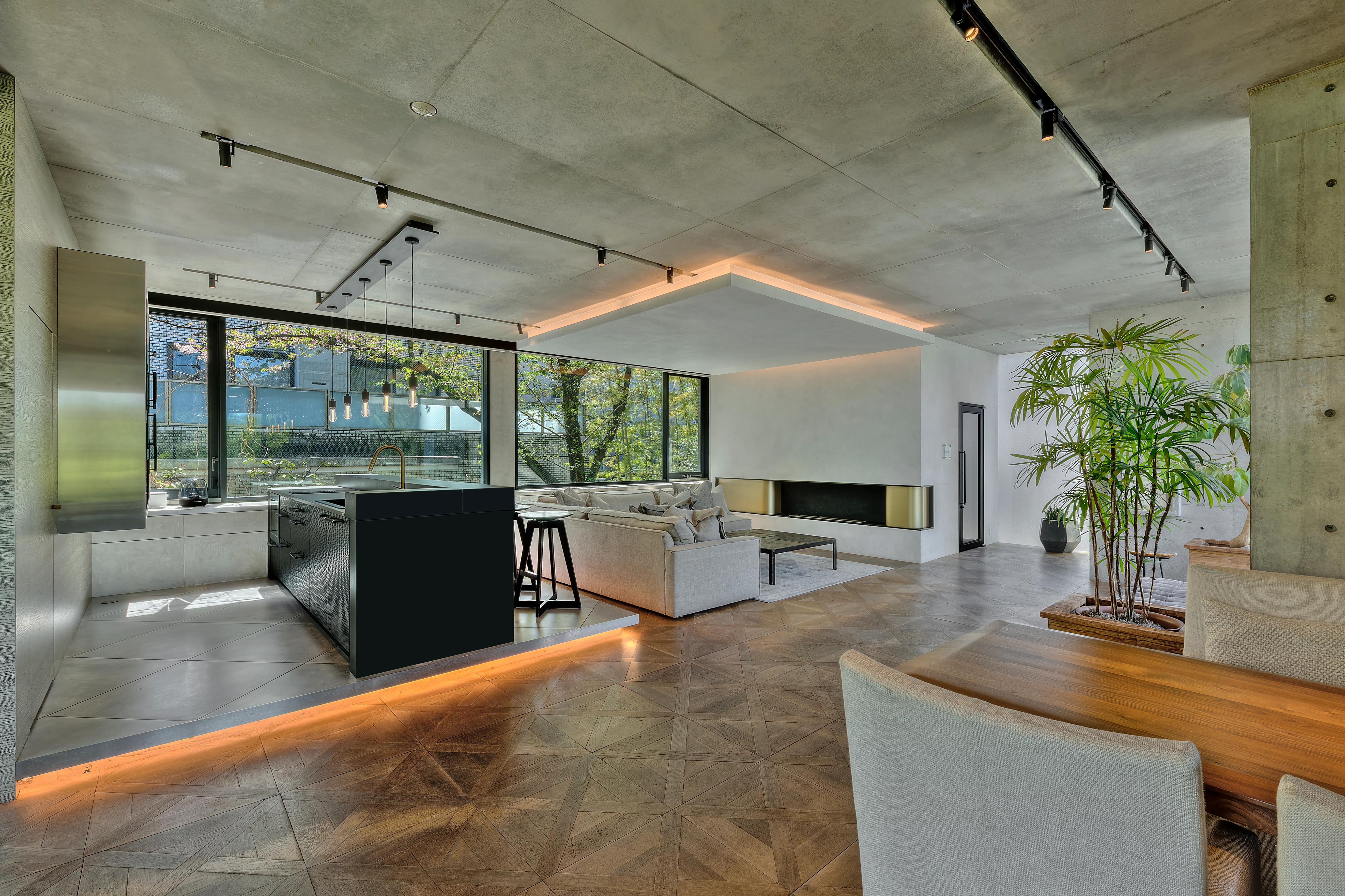 【表参道9分】海外のハイエンド家具で構成されたこだわりの空間がラグジュアリーシーンを演出。様々な用途でご利用いただけます。