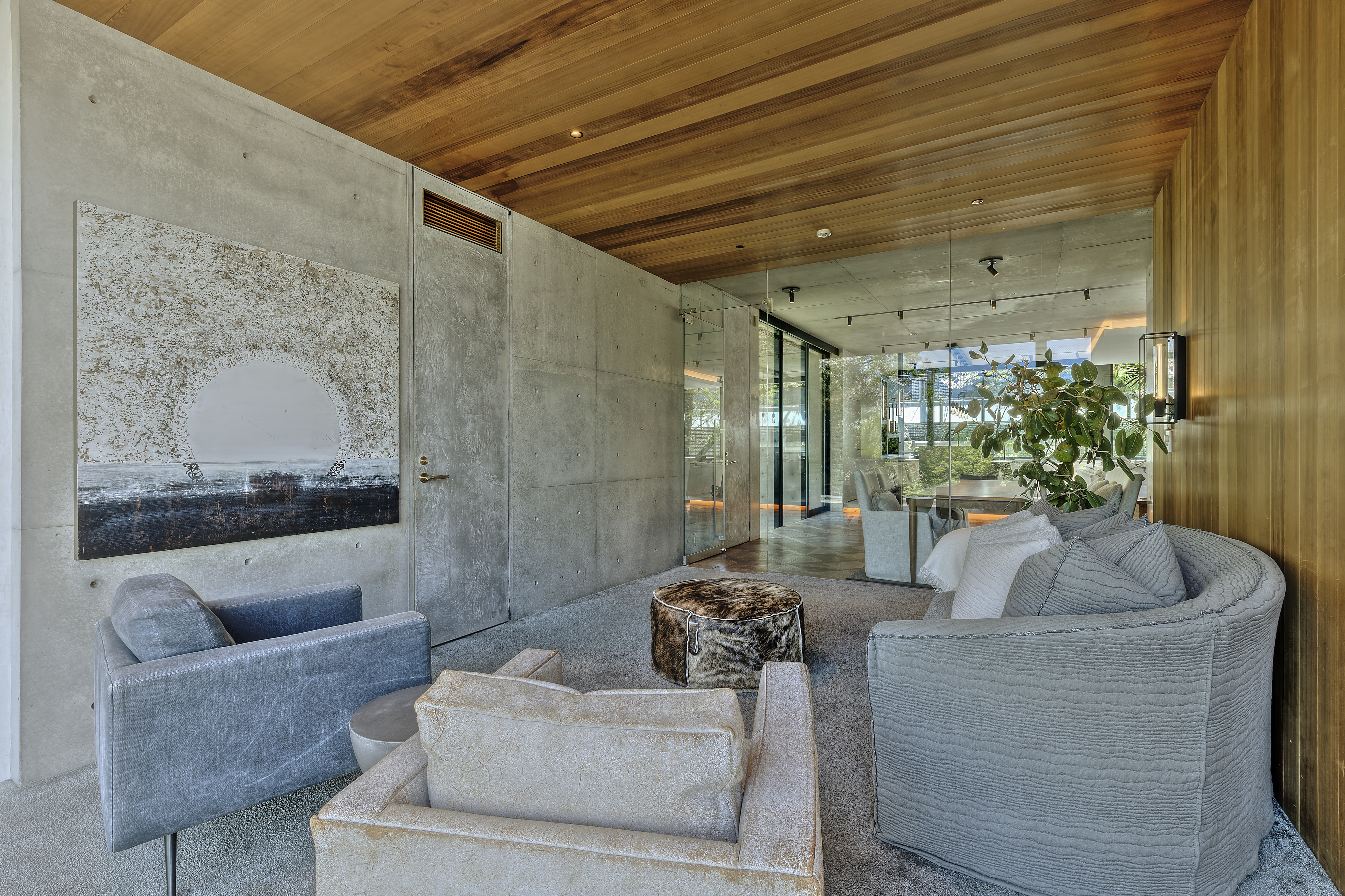 【表参道9分】海外のハイエンド家具で構成されたこだわりの空間がラグジュアリーシーンを演出。様々な用途でご利用いただけます。