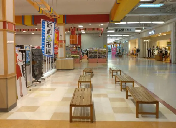 【イオン石狩緑苑台ショッピングセンター】旧フードコート前